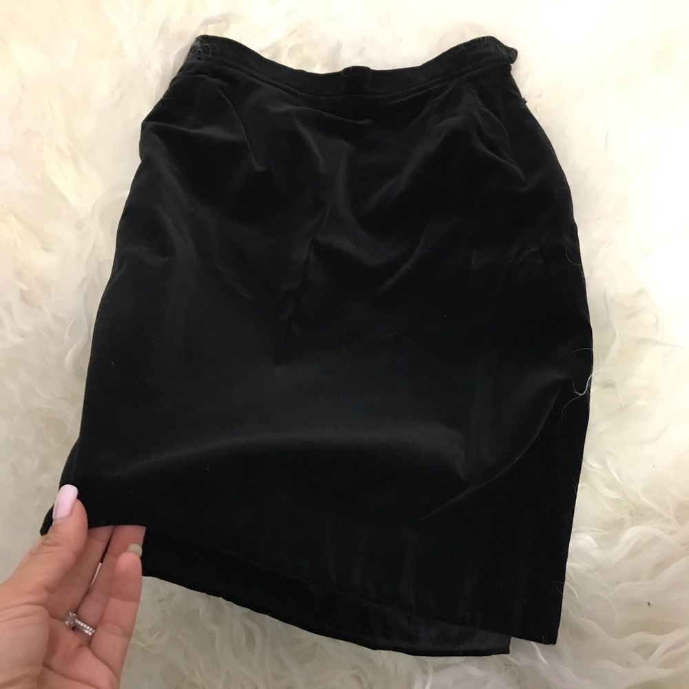 Yves Saint Laurent velvet A-line skirt - Picture 2 of 7